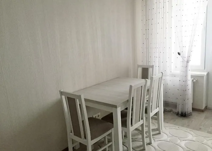Center Apartment On Albisoara Street