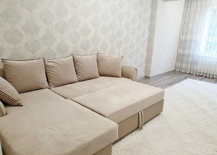 Center Apartment On Albisoara Street
