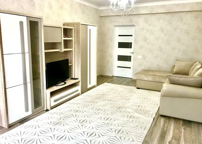 Center Apartment On Albisoara Street